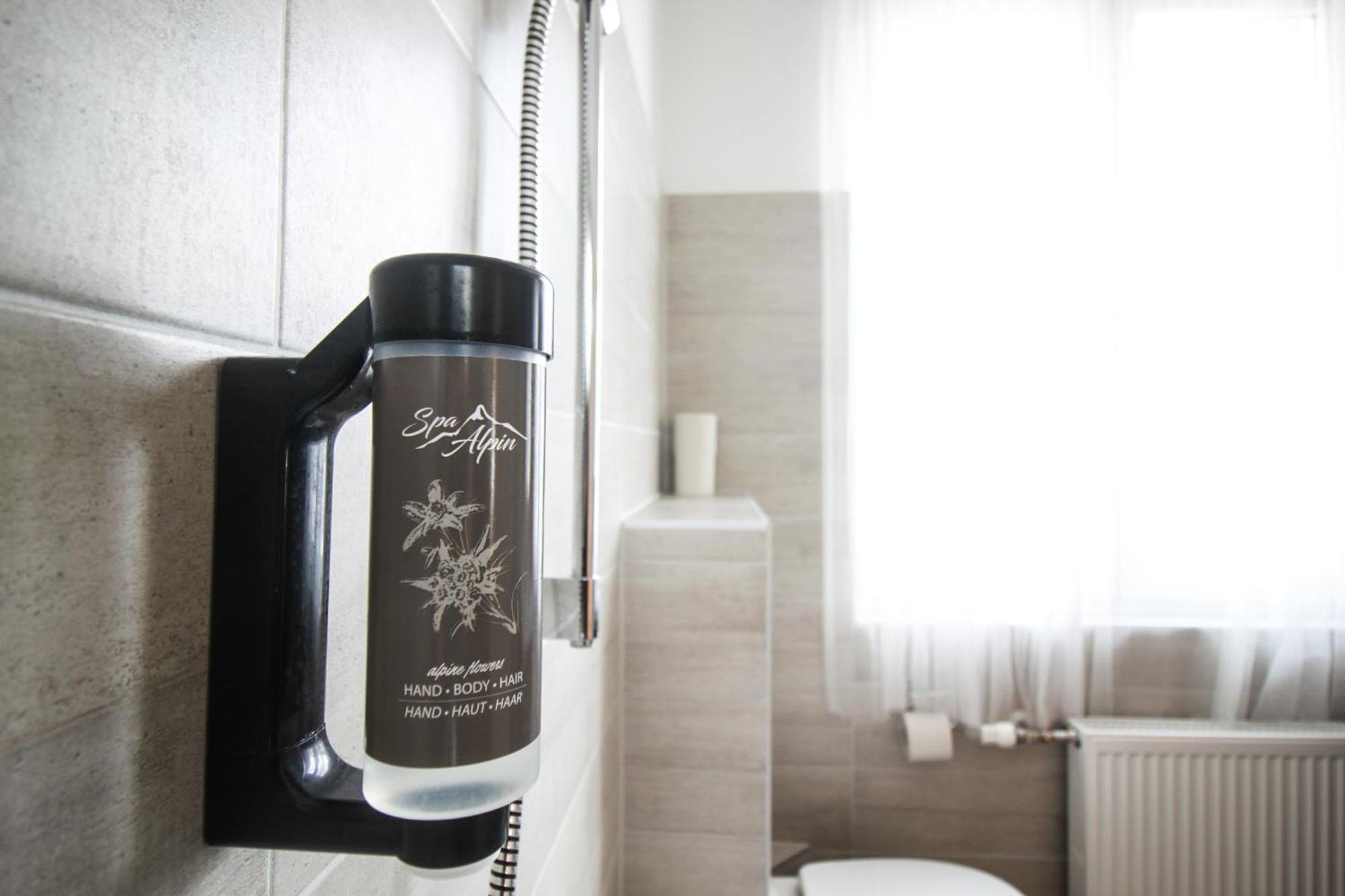 Tevini Boutique Suites by we rent Zell am See Extérieur photo