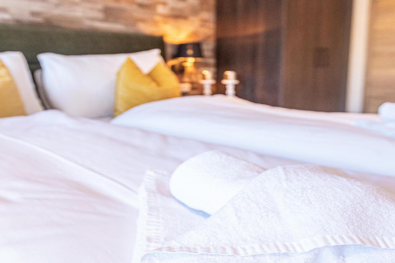 Tevini Boutique Suites by we rent Zell am See Extérieur photo
