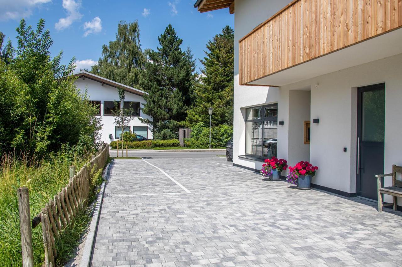 Tevini Boutique Suites by we rent Zell am See Extérieur photo