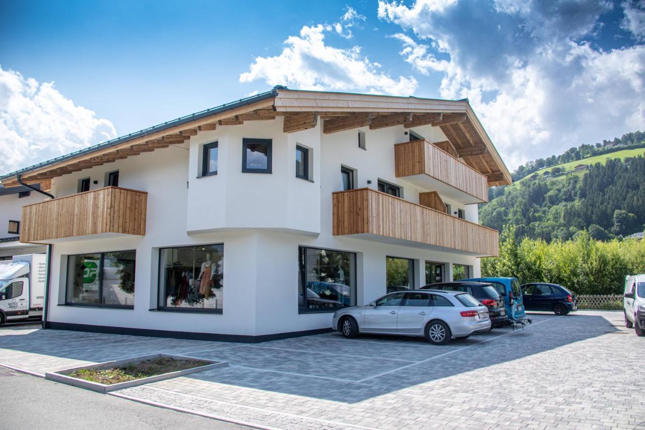 Tevini Boutique Suites by we rent Zell am See Extérieur photo