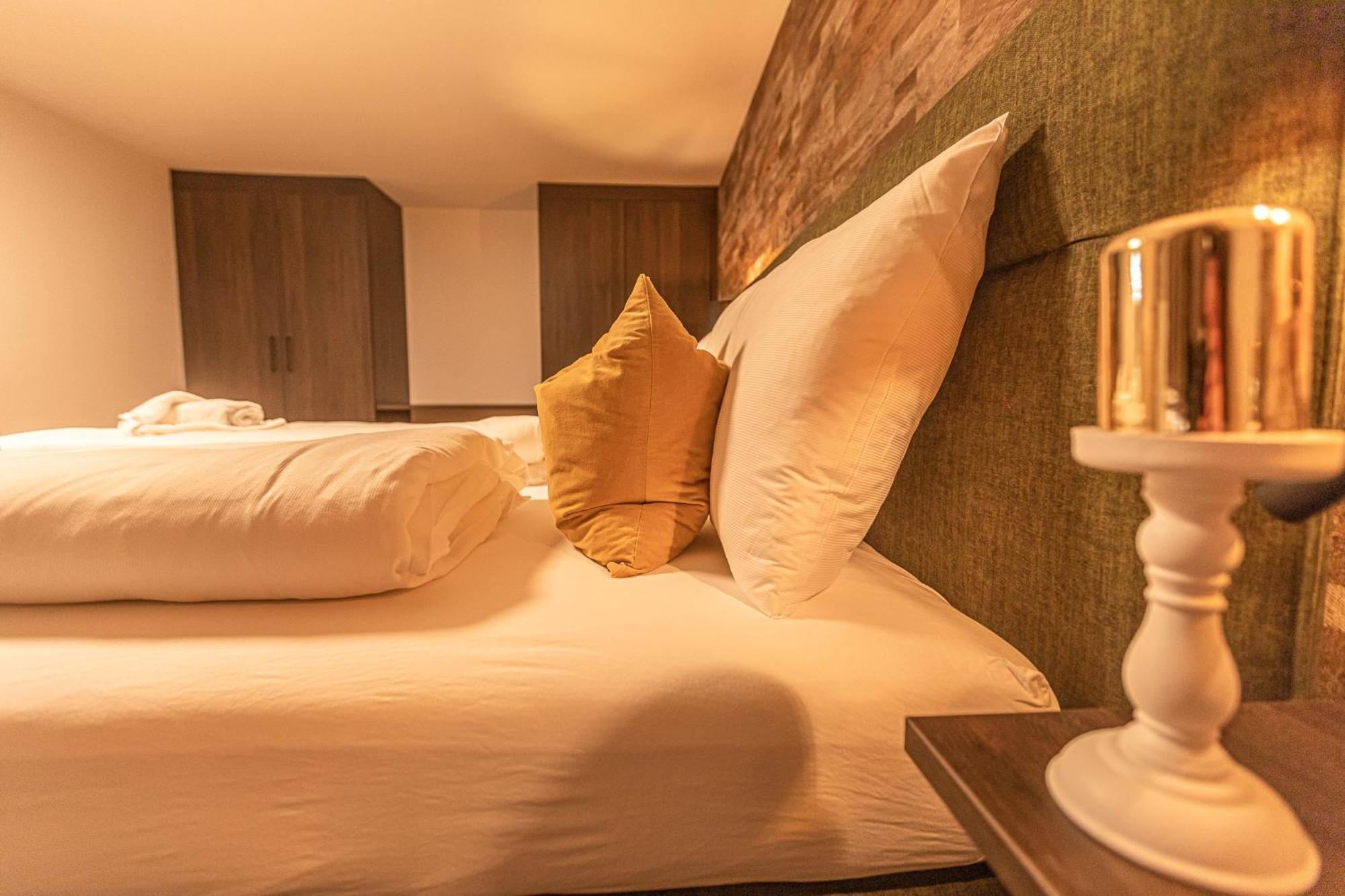 Tevini Boutique Suites by we rent Zell am See Chambre photo